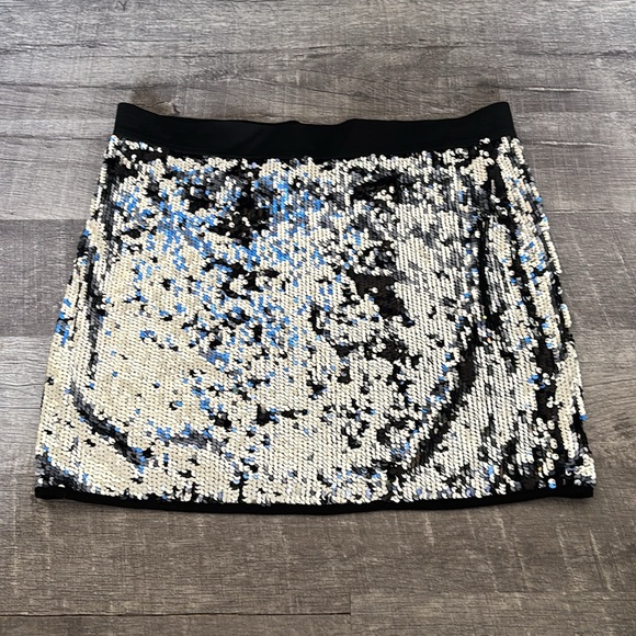 DEB Silver Sequin Mini Skirt - Picture 1 of 7